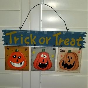HALLOWEEN DOOR HANGER DECOR